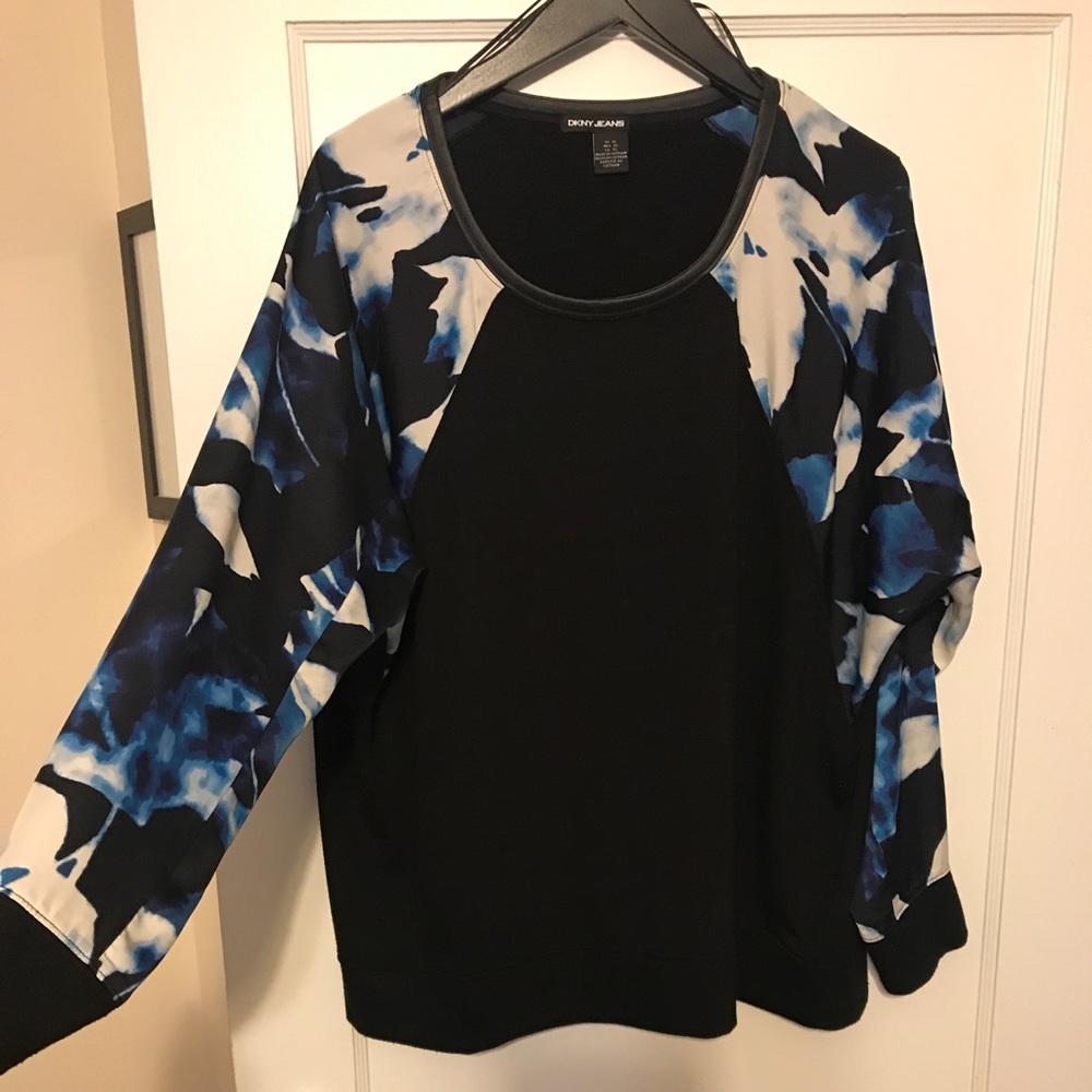 DKNY Sweatshirt / sweater